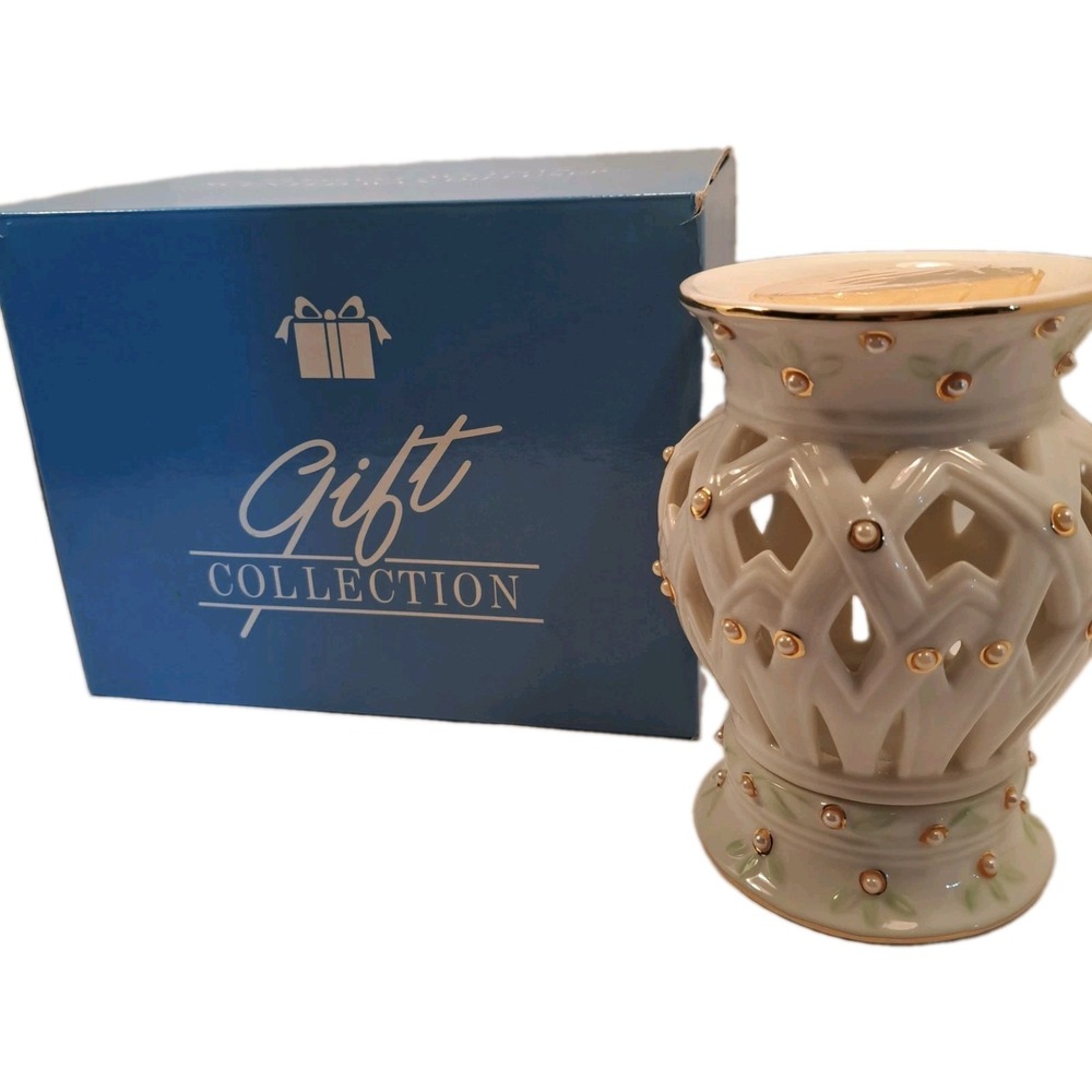 Avon Gift Collection Ceramic Wax Warmer White, Scented Wax  w/Candle